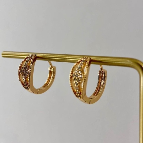 Beautiful Pair of High Quality Gold Plated French Hoop Earrings - Picture 1 of 4